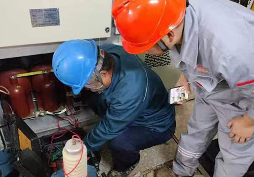 2023年10月25日，雙盾科技中金嶺南銅業(yè)脫硫脫硝項(xiàng)目配電工程交接試驗(yàn)現(xiàn)場(chǎng)